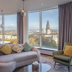 Hilton **** Кардифф